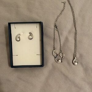 Necklace, bracelet, & earrings silver with pearl & studs set